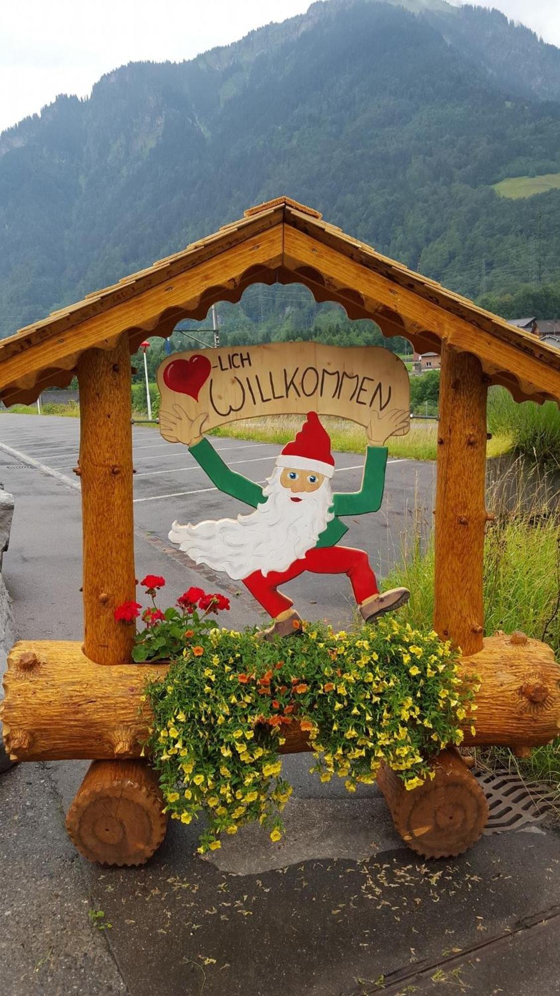 Willa Diese Einfache Unterkunft- Bergheimat Ist Nur Fuer Backpacker- Rucksacktouristen Und Radfahrer - Huettenfeeling Im Backpackerhoues- Ganz Einfach - Ganz Unkompliziert - Ganz Relaxd Linthal Zewnętrze zdjęcie